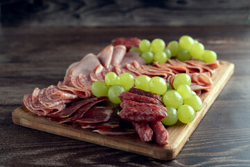 salami, wooden, set, board, sausage, ham, food, delicatessen, beef, snack, meat, plate, prosciutto, variation, gourmet, italian, rustic, cutting board,