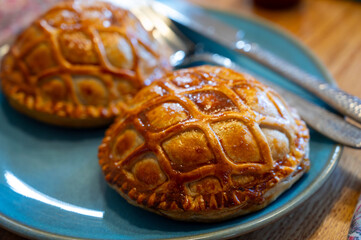 Fresh baked mini pulled chicken wellington pies, Britisch pastries, snacks