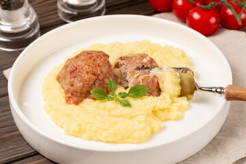 Meatballs with mashed potatoes