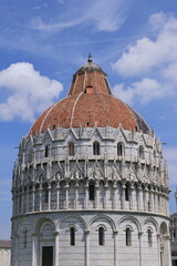 Blick in die Altstadt von Pisa in Italien	