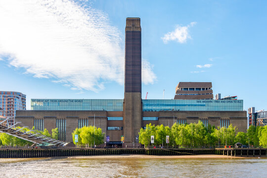 Tate Modern gallery on South bank of Thames river, London, UK