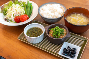 おいしそうな和風朝食