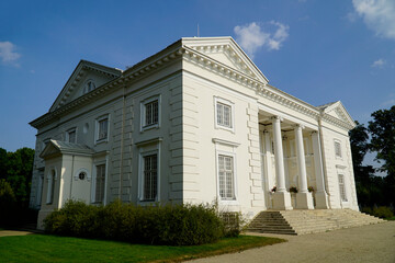 Fototapeta premium Uzutrakis Manor, Tyszkiewicz family palace - Trakai, Lithuania