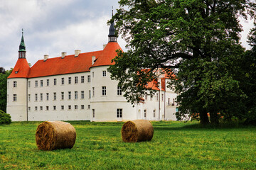 Fürstlich Drehna - Fuerstlich Drehna Schloss - Brandenburg - Deutschland - Wasserschloss - nahe...