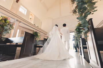 新郎新婦の後ろ姿