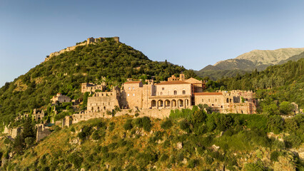 Obraz premium Ruins of old town in Mystras, Greece - archaeology background
