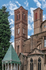 Fototapeta premium Tombs of the Glossators and apse of San Francesco church, Piazza Malpighi, Bologna, Italy