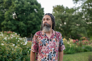 Obraz premium Man seen standing in garden