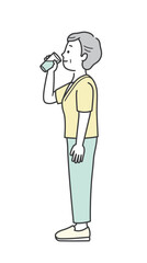 水を飲むシニア女性の全身イラスト