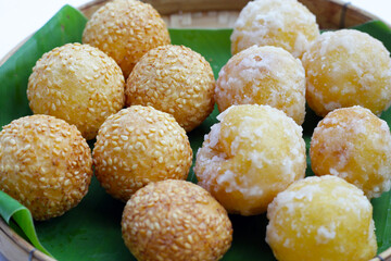 Thai snack, Fried mung bean stuffed balls