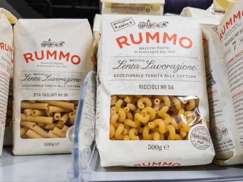 Italian Rummo Pasta Varieties Grocery Shelf