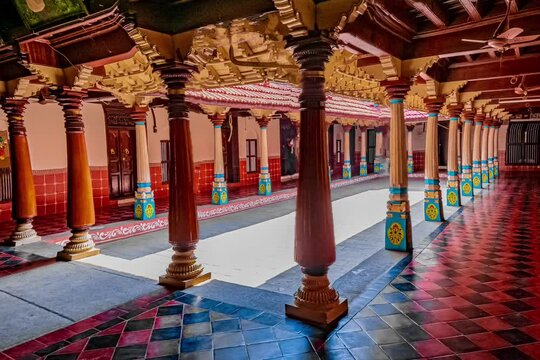 Chettinadu Style Heritage Homes in Karaikudi, Pallathur, Athangudi & Kothamangalam are the most lavish & exquisite architectural beauty. This beautiful edifice situated at Chettinad region, Sivagangai