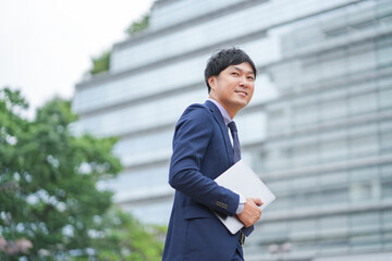 街中のビジネスマン