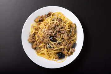 ナスとひき肉の甘辛炒めパスタ
