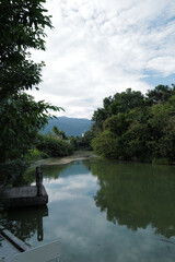 Obraz premium Natural landscape of lake view with green mountain park