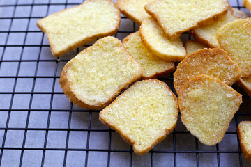 Crispy butter and sugar bread