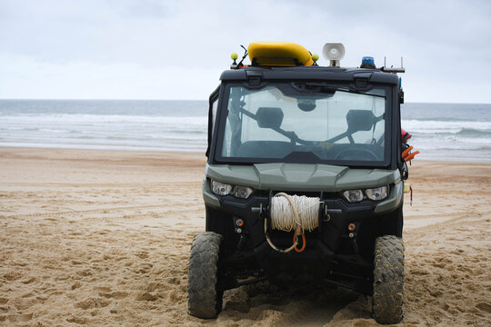 Car and equipment for coastal rescuers on the coasts of southwest France.