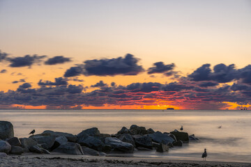 morze , plaża , chmury , sztorm , fale, Bałtyk, morze Bałtyckie, wydmy, statek , kuter, molo , Gdynia  © Daniel Folek