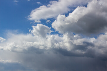 Obraz premium White clouds and blue sky