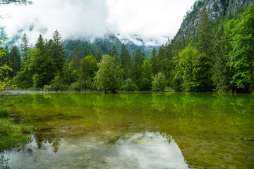 Bergpanorama und Naturwunder: Die Koppenwinkellacke in Obertraun, Salzkammergut, Österreich