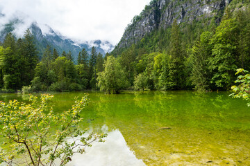 Bergpanorama und Naturwunder: Die Koppenwinkellacke in Obertraun, Salzkammergut, Österreich