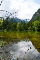 Bergpanorama und Naturwunder: Die Koppenwinkellacke in Obertraun, Salzkammergut, Österreich