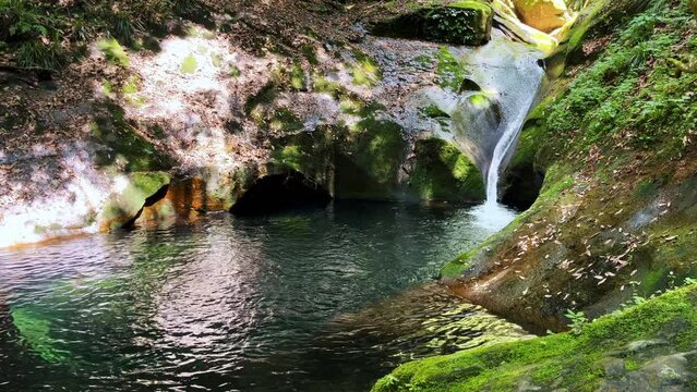 龍鎮の滝　龍鎮神社