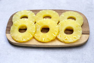 Pineapple fruit, Canned pineapple sliced