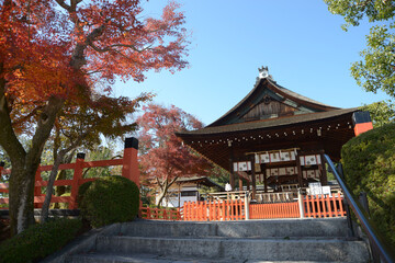 秋の建勲神社　拝殿　京都市北区紫野