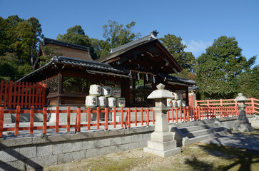 Fototapeta premium 秋の建勲神社 本殿 京都市北区紫野