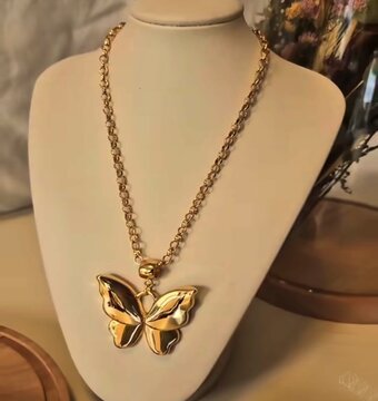 Presente com joia feminina. colar elegante