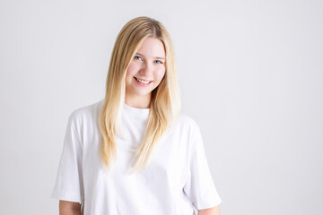 笑顔の白人女性　smiling white woman