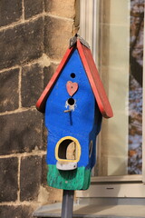 Buntes Vogelhaus bei Hohnstein in der Sächsischen Schweiz