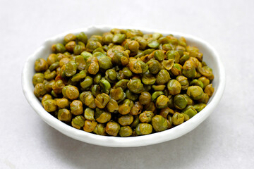 Greennut roasted salted, green peas