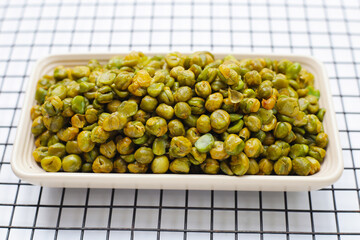 Greennut roasted salted, green peas
