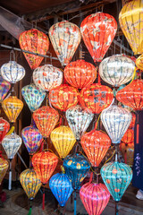 Fototapeta premium ライトアップされたランタンのとても美しい夜景