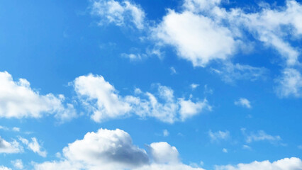 青い空と白いもくもく雲