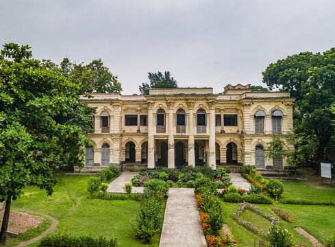 Pabna Tarash Bhaban or Taras Rajbari - 400 years old Archeological site At Pabna, Rajshahi, Bangladesh. Banamali Roy Bahadur Tarash Bhaban, the largest zamindar bari of Pabna