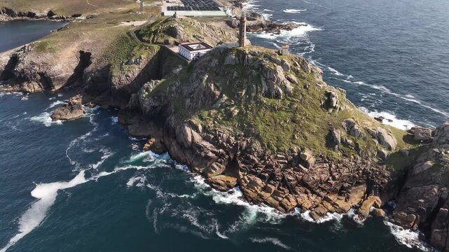 Faro del Cabo Vilan en la Costa Da Morte de Galicia
