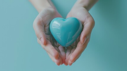 Obraz premium The heart in hands