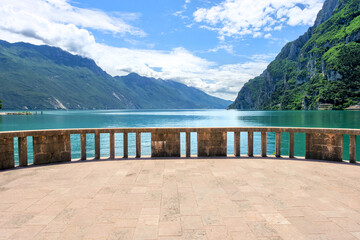 Blick auf den Gardasse in Riva del Garda