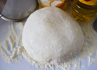 process of preparing yeast dough for filled pies