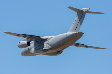 Avión de transporte militar KC-390