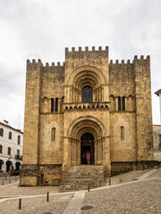 Fototapeta premium Gothic romanesque cloister of old Coimbra Cathedral, Se Velha de Coimbra in Portugal