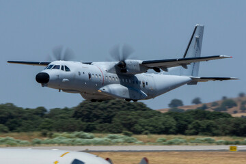 Avión de transporte turbohélice