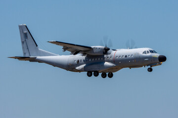Avión de transporte turbohélice