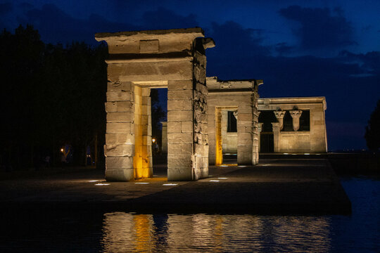 night image of the temple of debod