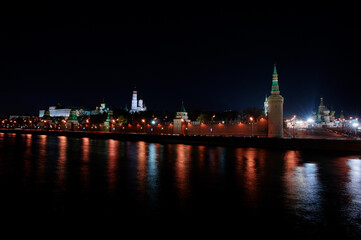 Fototapeta premium Beautiful city landscape at night. The Moscow River and Kremlin buildings.