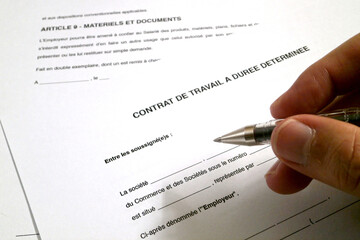 French Definite Duration Contract form