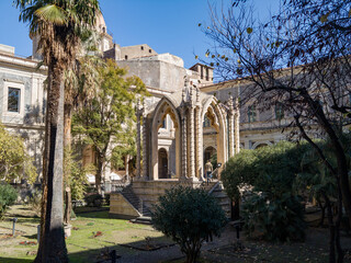 Obraz premium Catania, Italy - 5/16/16: Church of Catania, Italy, Baroque architecture in Sicily, ancient art building of the city